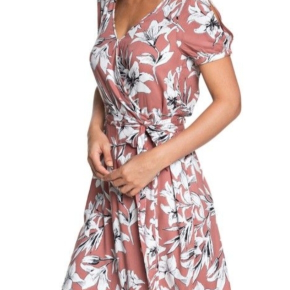 ROXY | Hawaiian Floral Wrap Mini Dress - Picture 2 of 6